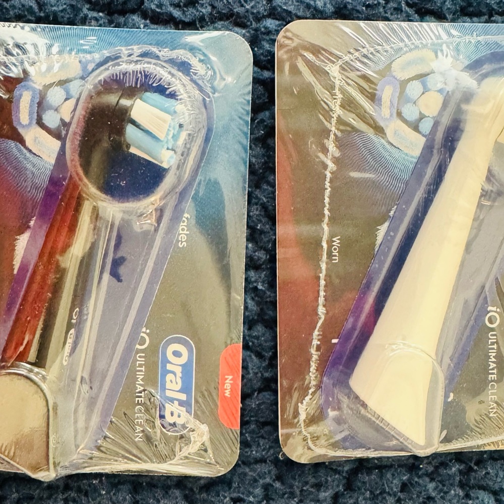 Oral-B iO Ultimate Clean-Electric Toothbrush Replacement Heads - Black and White